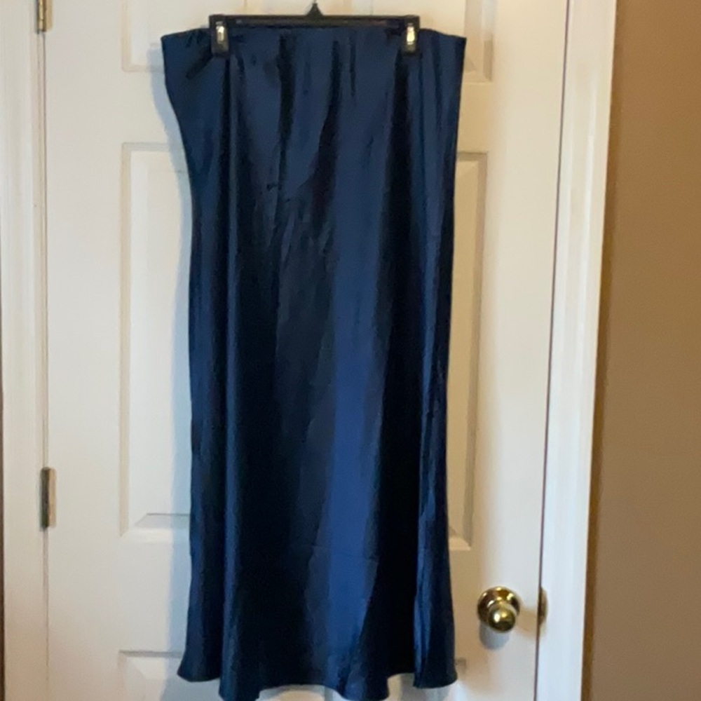 Fashion Classic Collection Women A-Line Silk Feel Plus Size Maxi Skirt Size XXL